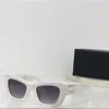 Lunettes de soleil œil de chat de luxe pour femmes Lunettes de soleil en laine sergée de mode Miroir décoratif léger Lunettes de soleil résistantes aux UV400 de haute qualité avec boîte CH9129