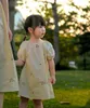 Tenues assorties pour la famille, vêtements assortis pour la famille, robe d'été pour filles, manches bouffantes, robe brodée de fleurs, vêtements pour petites filles, Look mère-fille