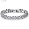 Perlé 2022 nouveau plein de strass brillant couleur argent Bracelet pour femmes personnalité mode Bracelet bijoux de mariage cadeaux d'anniversaire YQ240226