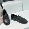 Summer Nowe mokasyny Burza Neutralne pojedyncze buty cielę czarne buty słynne designerskie mokasyny do damskich małych skórzanych butów klasyczne mokasyny najwyższej jakości