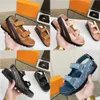 2024 Flat Comfort Sandal Top Luxury Sandals Women's Slipper Men Slides Monogran denim för avslappnad sommaren Look Hook Loop Casual Shoes