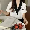 Kadın bluzları siyah beyaz bluz kadınlar kısa kollu gömlek zarif ve genç kadın yaz gömlekleri 2024 Koreli katlar
