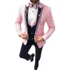 Garnitury Nowy swobodny mody męski zestaw trójreno (górny + kamizelka + spodnie) Lapel Slim Wedding Ceremonia Groom Best Man Suit garnitur męski