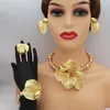 Collana Orecchini Set Moda Brasile Gioielli placcati oro Perline di lusso Anello Banchetto di nozze Ciondolo a foglia grande