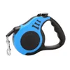 犬の首輪ペットトラクションロープ自動柔軟な実用的な安全な運搬ケーブル（青）