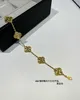 Designer Jewelry Luxury Bracelet Link Chain Vanca Four Leaf Grass Five Flower Female v Gold Rose Gold White Fritillaria Red Agate Collar Chain Straight Q895