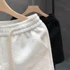 Herr shorts sommardesigner brev lösa casual ljus lyx män jacquard halva byxor streetwear