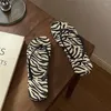 Slippers Zebra Strepen Dames Zomer Slippers Thuis Dames Sandalen Vrouwelijke Flipflop Cloud Slipper Platte Schoenen Mode Strand Flop