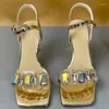 Sandálias Fhanchu 2024 mulheres de salto alto cristal sapatos de verão moda strass tornozelo fivela cinta ouro prata dropship