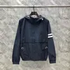 Тубертатный туберкулез Новый Thombrowne Jacket Designer Men Men Coolies. Пуловая толстовка теплый свитер. Письмовая буква с печеной с длинным рукавом Мужчина для мужского с капусты.