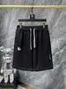 Designer herenshorts Designer zomer dames heren Gestreepte shorts zijn elegante zwemshorts Casual Sport Gym Sneldrogend Man Strandbroek Zwart en wit Aziatische maat M3XL V18