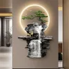 L'eau qui coule apporte de la richesse à l'entrée avec des lumières Nouvelle peinture suspendue de couloir d'élan de style chinois accueillant des invités Décoration murale lumineuse en pin