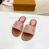 Zapatillas de mujer Sandalias planas Diseñador de lujo Moda Bordar Sandalia Carta Zapatilla Mujer Verano Playa Diapositiva Señoras Zapatos de tacón bajo