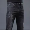 Jeans da uomo firmati di marca Peluche Autunno e Inverno Nuova tendenza Ricamo Hot Diamond Stretch Pantaloni slim fit WEN3