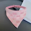 Serviette de salive pour animaux de compagnie, marque de mode, reliure triangulaire, écharpe réglable, bavoir pour grands, moyens et petits chiens, chat