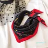 Foulards en soie Tissu de luxe Bandeau Printemps Fête Cadeau Lettre Imprimé Logo Foulards Femmes Amour Marque Designer Écharpe Accessoires En Gros