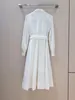 Robe femme marque de mode européenne coton blanc revers à manches longues taille froncée chemise robe midi