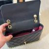 Moda bolsa de ombro senhoras designer de luxo 23k saco lichia padrão bulboso saco de couro hardware corrente aba saco camélia logotipo bolsa crossbody satchel saco cosmético