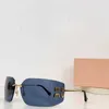 Tasarımcı Güneş Gözlüğü Kadınlar Erkekler Yeni Model Gözlük Özel UV 400 Koruma Mektupları Bacak Çift Işın Kırmızı Beyaz Çerçeve Açık Markalar Tasarım EQQE