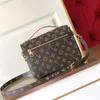 Pochette Pochette metiss أكياس كتف منقوشة من الجلد الفاخرة عبر جسم القابض مصممة حقيبة حقيبة Dhgate Mens Flower Totes Travel Handbag Messenger Bag