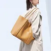 Borse da sera Borsa tote di nicchia alla moda Borsa da donna in pelle di grande capacità Borsa a mano per anziani Senso Pelle bovina Pendolarismo