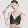 Reggiseni Bralette in pizzo con schiena bassa e imbottiture. Intimo da donna morbido e sottile