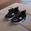 Bambini all'aperto Luminosi Ragazzo Ragazza Air Mesh Sport traspirante Corsa Baby Glow Sneaker Scarpe da bambino per bambini