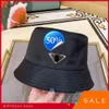 Pra Hats Bucket Hat Casquette Designer Stars mit dem gleichen lässigen Outing Flat-Top-Hüte mit kleiner Krempe Wild Triangle Standard Ins Ba233GL5MbV