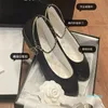 Petites chaussures de ballet parfumées pour femmes, chaussures plates et douces en cuir Mary Jane Camellia