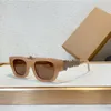 Fashionable Rectangular Frame Solglasögon för män och kvinnor designer retro bokstäver hög kvalitet UV400 resistenta linser flera färger tillgängliga peri039