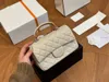 2024 neue Mode-Design frauen Klassische Handtasche Leder Material Diamant Muster Flip Tasche Lässige Vielseitige Handheld Umhängetasche