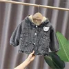 Jaquetas 2024 Coreano Outono Inverno Bebê Meninos Denim Jaqueta Urso Dos Desenhos Animados Com Capuz Mais Veludo Outerwear Casaco 1-6 Ano Crianças Parka Outfits