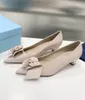 Sommar lyx borstade läder sandaler skor kvinnor slingback patent läder naken svart vit spetsig tå kattunge klackar lady eleganta pumpar eu35-43