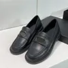 Summer Nowe mokasyny Burza Neutralne pojedyncze buty cielę czarne buty słynne designerskie mokasyny do damskich małych skórzanych butów klasyczne mokasyny najwyższej jakości