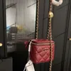 Designer makeup väska kvinnors handväska crossbody väska klassisk fårskinn liten låda påse justerbar kedja väska enskild axel diagonal strapdle väska munnen röd väska lyx