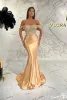 Wunderschönes Champagner-arabisches Dubai-Abendkleid, schulterfreies Meerjungfrau-Pailletten-Abschlussballkleid mit Perlen, plissiert, lange Roben de