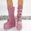 Женские ботинки для косплея, высокие зимние кожаные туфли в стиле райдер, классические женские туфли на танкетке в стиле панк, готического цвета розового цвета на высоком каблуке с пряжкой до колена
