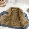 Manteau en duvet pour bébé fille, veste en jean épais en velours, automne-hiver 2024, vêtement d'extérieur chaud en peluche à simple boutonnage, manteaux amples pour enfants coréens