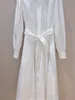 Robe femme marque de mode européenne coton blanc revers à manches longues taille froncée chemise robe midi