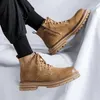 Stivali medio-aiuto caviglia in pelle scamosciata di mucca uomo stile britannico outdoor grandi scarpe da lavoro gialle moda uomo M1075