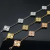 デザイナージュエリーラグジュアリーブレスレットリンクチェーンVanca v Classic Four-Leaf Clover Bracelet for Women 18K Rose Gold Diamonds Fashion Handwear JP17