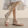 Sandali rivettati sandali romani da donna pantofole sandali casual con fondo piatto sandali da spiaggia all'aperto sandali estivi con fondo piatto alla moda da donna