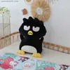 Peluş Bebekler Yumuşak ve Sevimli Baddy Badtz Maru Peluş Oyuncak Kawaii Hayvan Siyah Penguen Peluş Atma Yastığı Japon Tarzı Bebek Hediyesi Q240227