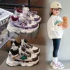 Crianças tênis 2024 primavera e outono novos meninos sapatos esportivos leves sapatos infantis moda botão rotativo malha respirável meninas tênis de corrida estudante