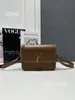 Diseñador Fashion Top Grade Shoulder Bag Bag Bag Tarjeta de diseño Tarjeta de diseño Bolsos de cuero genuinos Originales Bolso de letras de metal Pequeño 20 cm con caja
