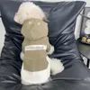 Klassiska hundkläder Nya reflekterande bokstäver Handsome Jacket Cat Teddy Bichon Yorkshire Schnauzer Autumn and Winter Wear Coat