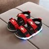 Fashion Kids Led Sandalen Licht Up Kinderen Zomer Gloeiende Sport Jongens Meisjes Knipperende Zachte Strand Schoenen sandalias 240219