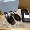 Shinny Siyah Kristaller Pompalar Tasarımcı Sandalet Sandalet Terlik Elmas Üçgen Toka Eşleştirilmiş Katır Lüks Kadın Yüksek Topuklu Elbise Ayakkabı Stiletto Topuk Daireler Slaytlar