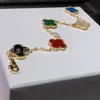 Designer-Schmuck, Luxus-Armband, Gliederkette, Vanca-Farbe, roter Jade, Chalcedon, schwarzer Achat, Pfauengrün, Weiß, Fritillaria, vierblättriges Gras, weiblich