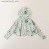 Rash Guard Shirts 2023 Summer New Baby Boys UV Protection Hoodie Cartoon Printed Cardigan tröja för barn flickor tunna solkläder barnrock Q240227